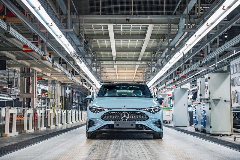 奔驰全新纯电CLA正式下线将于今年秋季上市(图1)