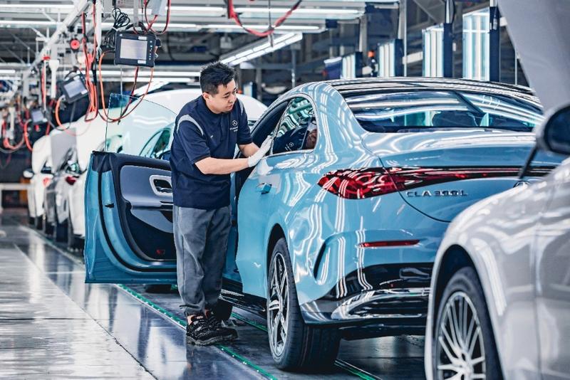 奔驰全新纯电CLA正式下线将于今年秋季上市(图5)