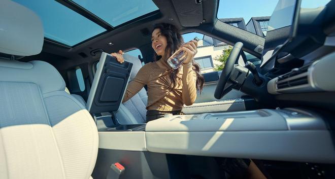 比亚迪“大五座天花板”方程豹钛7火爆上市售价1798万元起(图4)