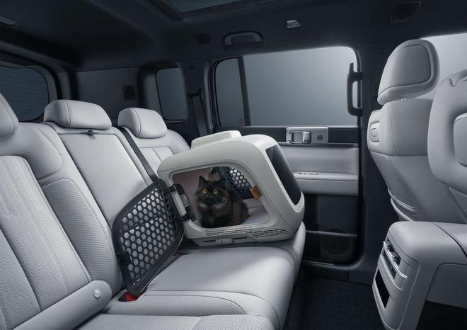 比亚迪“大五座天花板”方程豹钛7火爆上市售价1798万元起(图6)