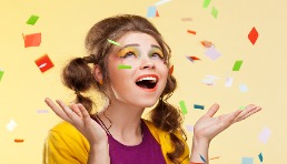 开店2月卖出10万单深圳品牌火出圈！(图1)