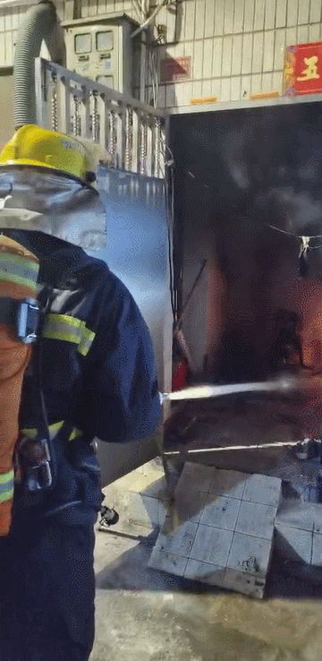 关键时刻Ta救下整家店!(图1)