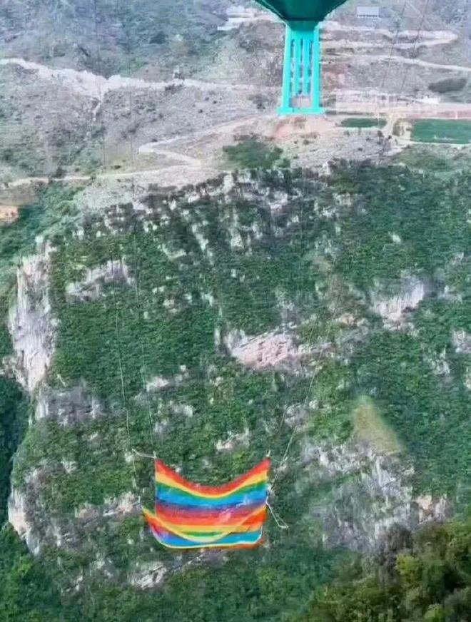 中国女子盗窃法国博物馆12斤金块：被捕时正准备飞往上海行李中藏有1公斤熔金碎片(图4)