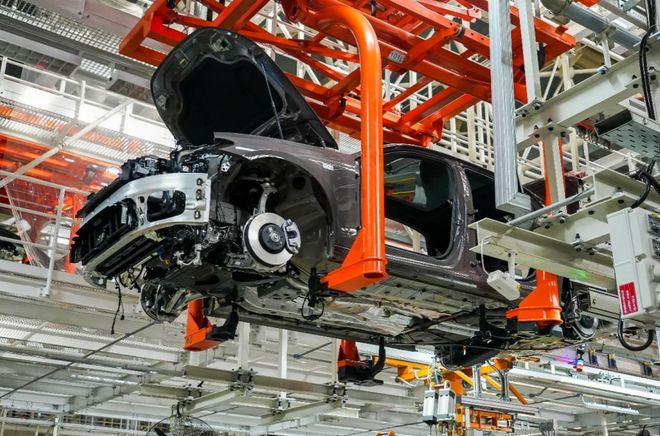 首家突破3000万辆！一汽-大众驶入“无人区”(图1)