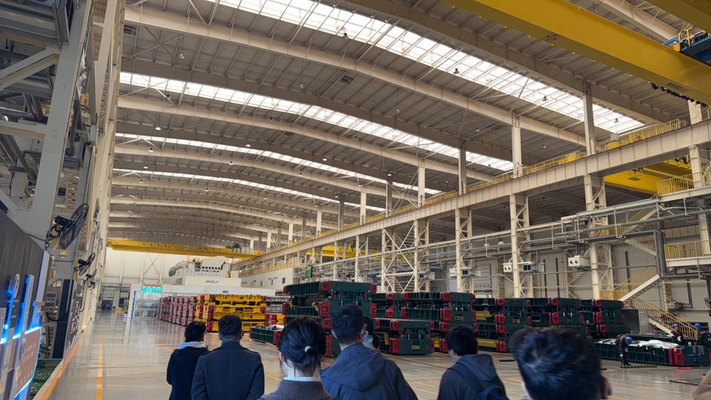 钱学森书院师生走进吉利汽车西安产业园(图3)