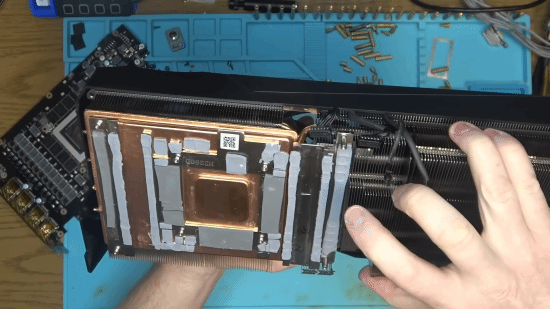 没见过如此惨烈的RTX4090!严重扭曲、GPU显存电感全烧毁(图2)