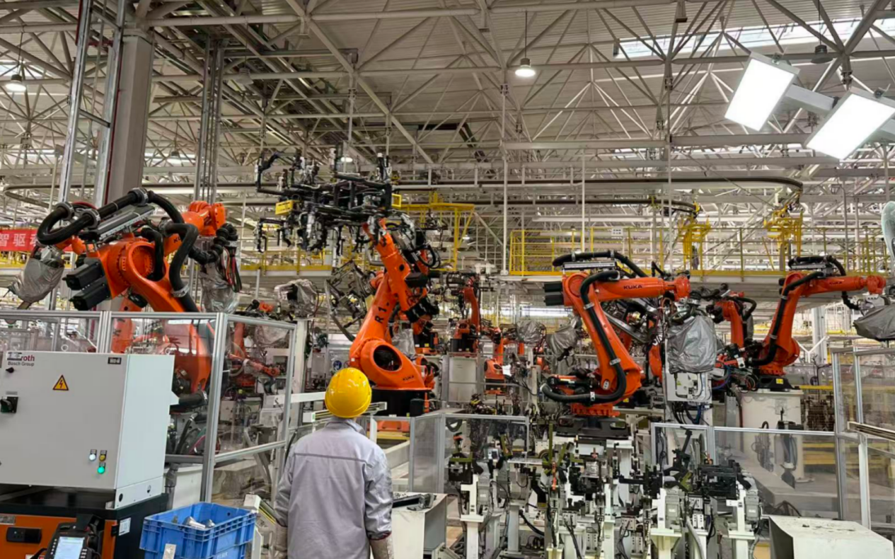 车间里的新质生产力东风股份调研记:解码东风轻型车的“新质造”全链路逻辑(图4)