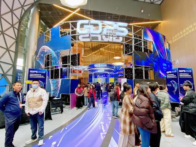 机器人在上海比拼多个项目裁判、选手和观众都在看什么？(图1)