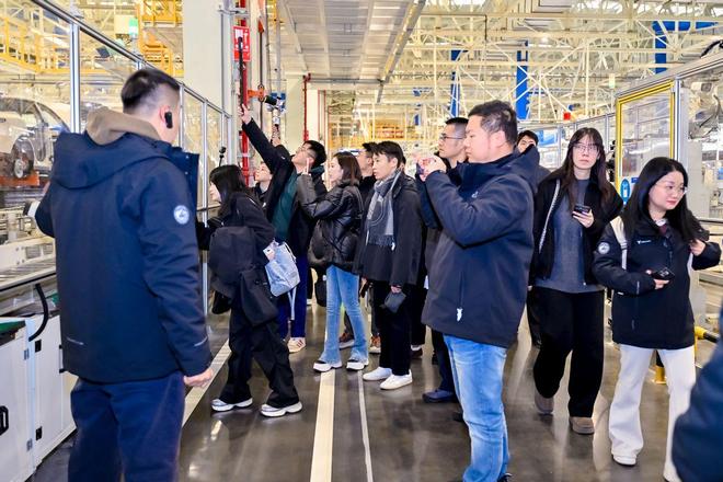 当岚图速度遇见泰山品质——从5000辆交付看华系豪华新路径(图2)