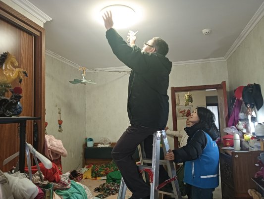 济宁市任城区南张街道悦诚社区:点亮微光情暖家园(图1)