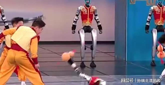 万亿产业链重新洗牌!从春晚到工厂车间中国正式进入机器人时代(图3)