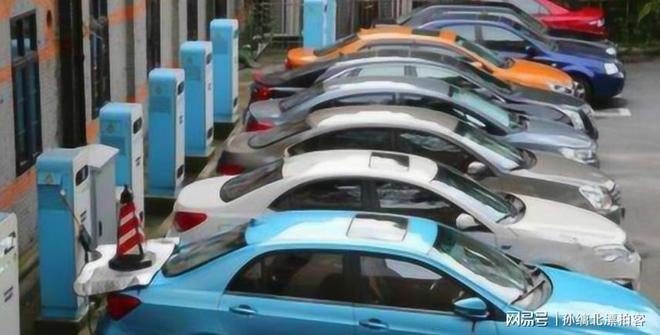 万亿产业链重新洗牌!从春晚到工厂车间中国正式进入机器人时代(图6)