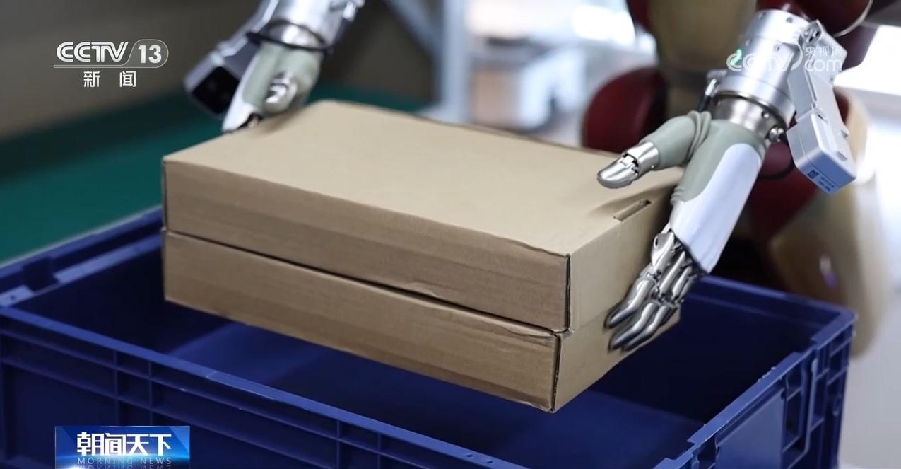 打爆米花、做咖啡、导购……人形机器人在深圳“上岗”了(图6)