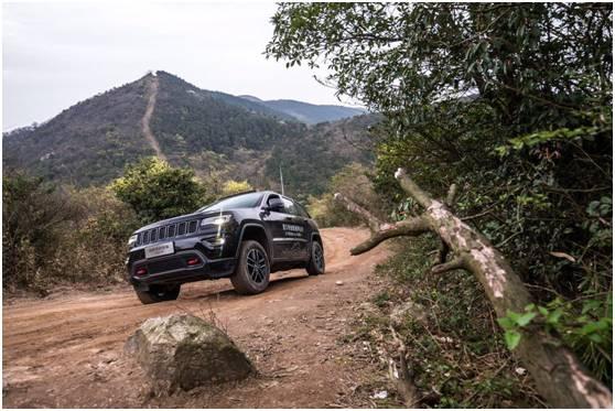 春风十里不如你福泉山麓试驾改款Jeep大切诺基(图7)