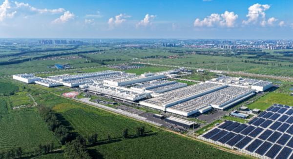 奥迪一汽超级智能生态工厂以数字化重塑高端新能源汽车制造(图1)