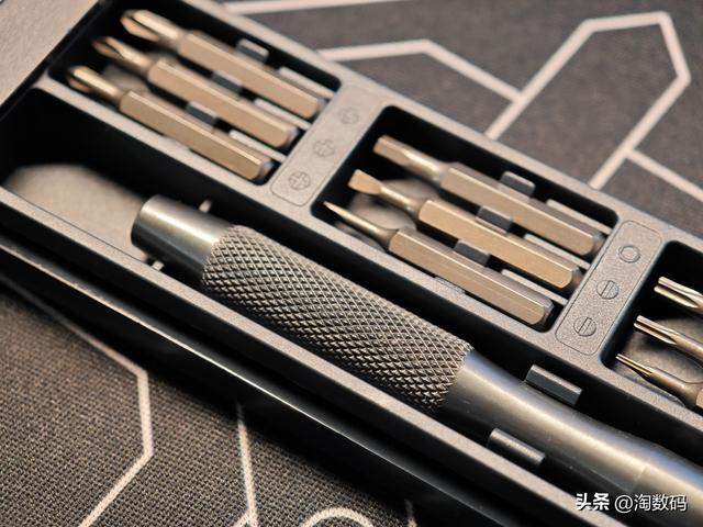 廉价国货验票：￥8块9得力龙鳞铝柄精密螺丝刀10件套开箱简评(图5)