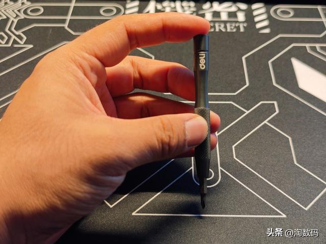 廉价国货验票：￥8块9得力龙鳞铝柄精密螺丝刀10件套开箱简评(图7)