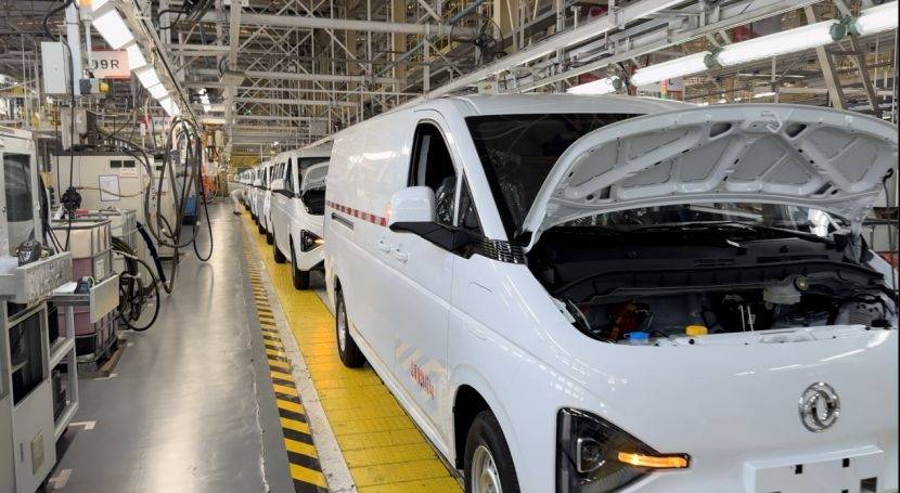 东风股份智能工厂不止造车更造“福”(图1)